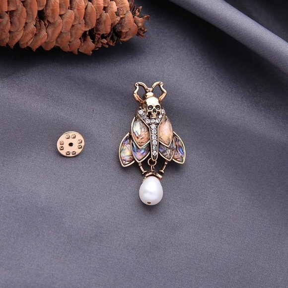 Abalone Moth Insect Brooch - Picture 6 of 9